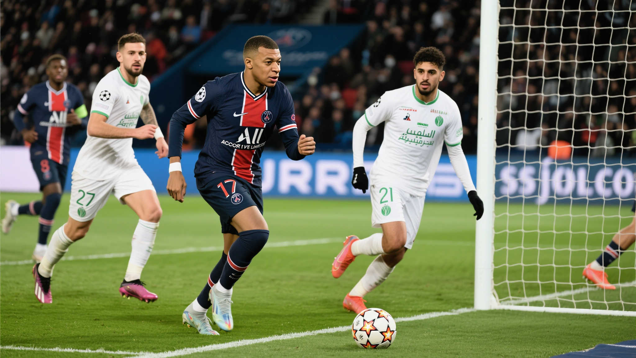 巴黎横扫对手三场共入12球,两次捧杯无失一球 据官方数据统计,凯利安姆巴佩和阿什拉夫哈基米等当家